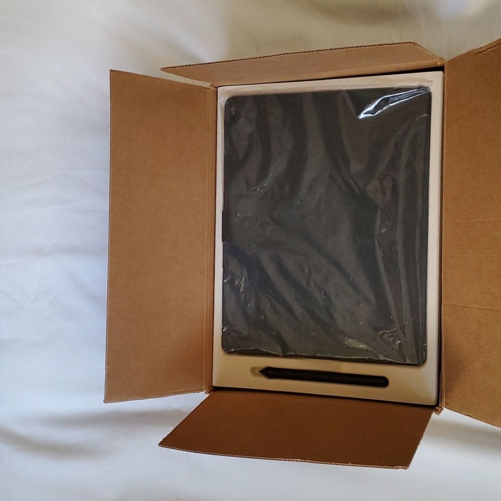 Intuos Wacom Tablet - Picture 2 of 3